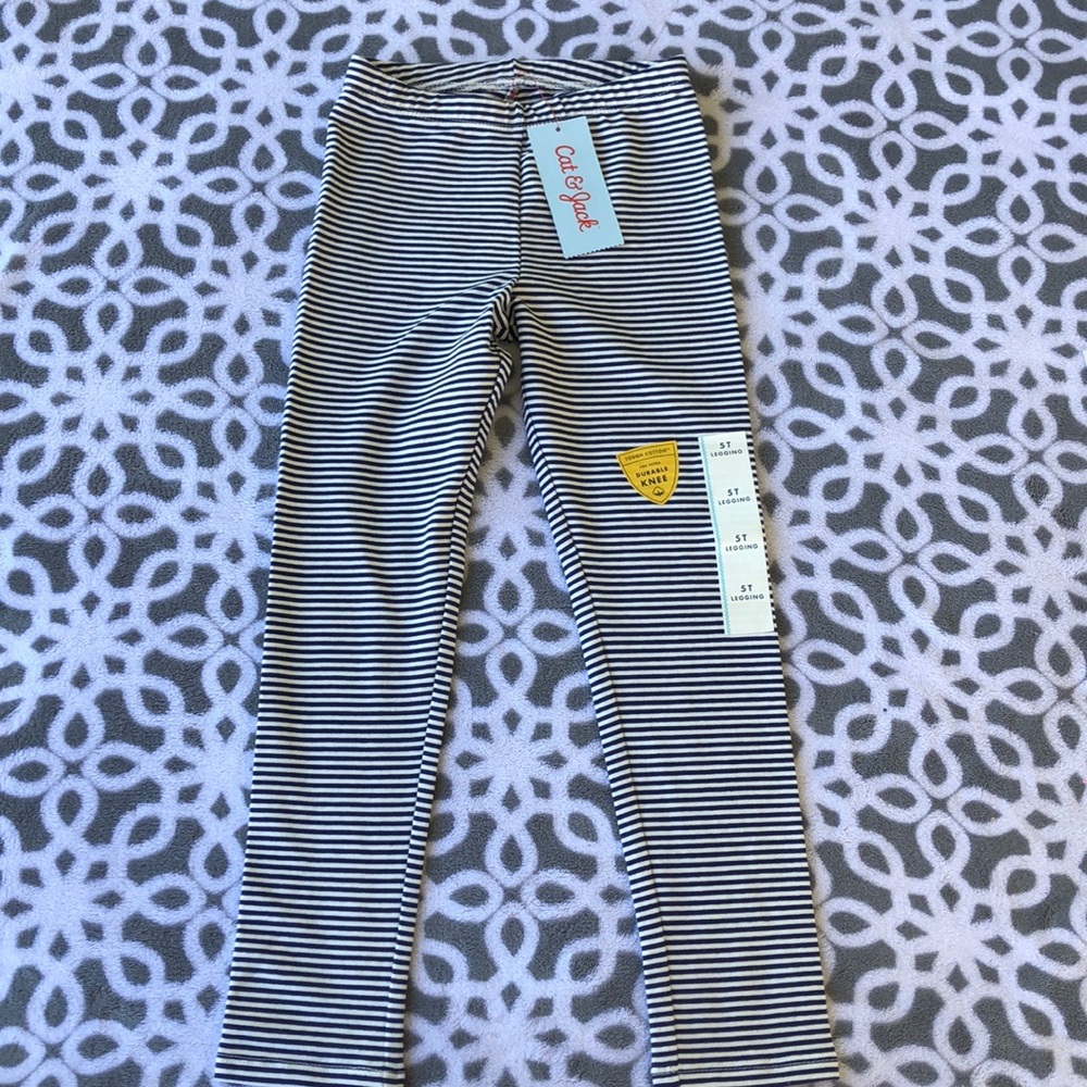 CAT & JACK- Leggings Striped Navy Blue And White .